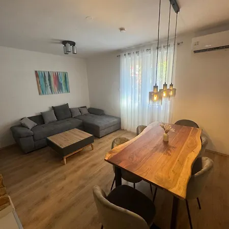 Ivale Apartman Vodice