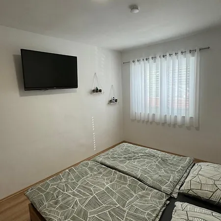 Ivale Apartament *