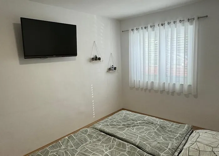 Ivale Apartman *